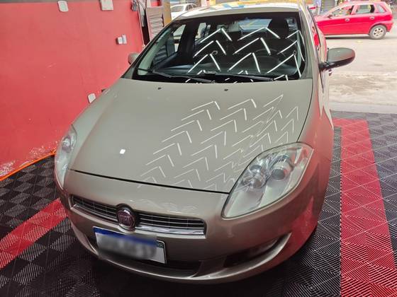 FIAT BRAVO 1.8 ESSENCE 16V FLEX 4P AUTOMATIZADO FIAT BRAVO 1.8 ESSENCE 16V FLEX 4P AUTOMATIZADO